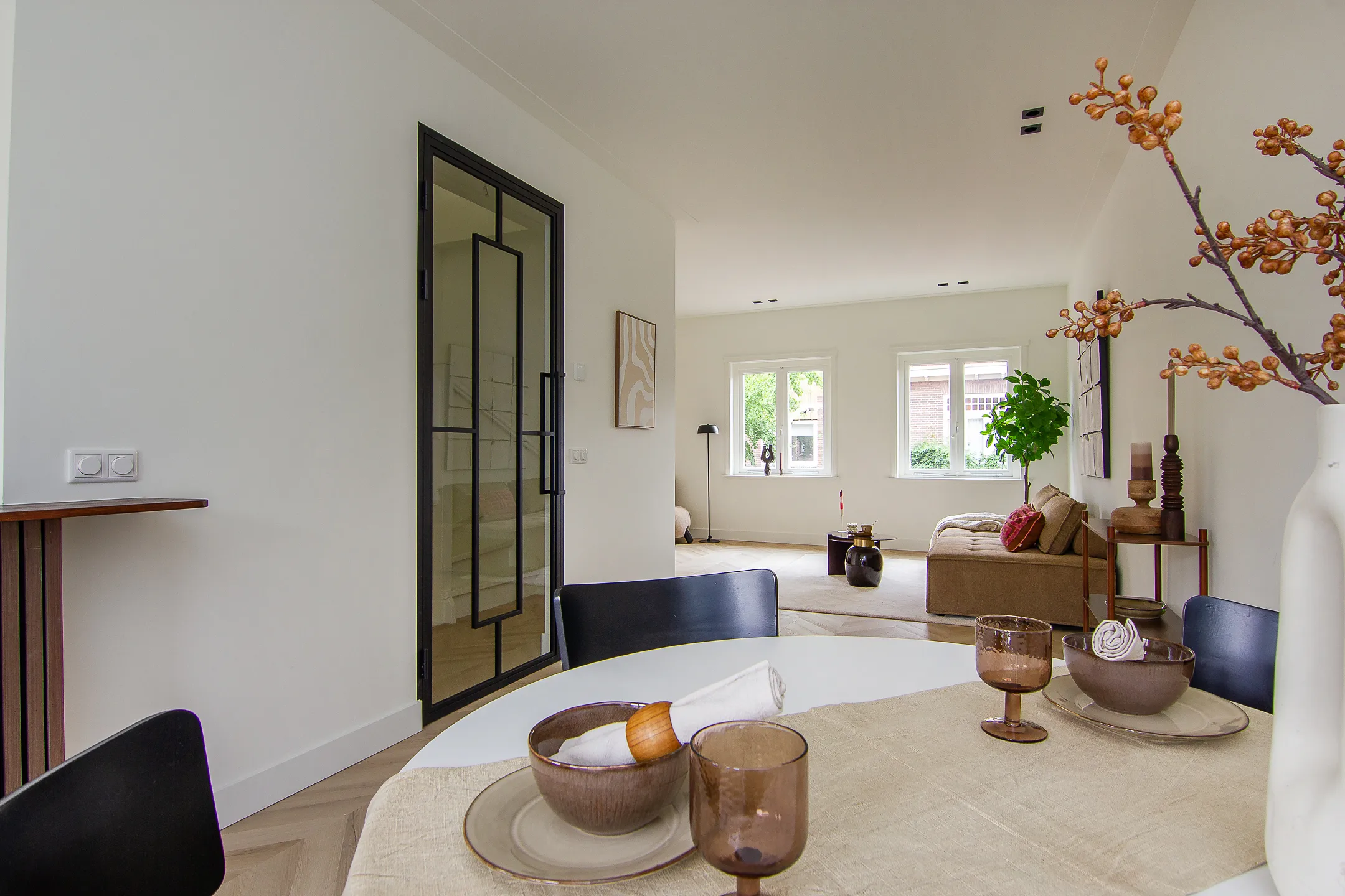 Gestyled interieur van verkoopstyling bovenwoning in HAARLEM